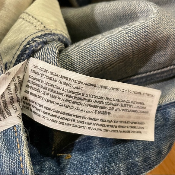 Hollister Denim Button Up Mini Skirt, Pockets and Belt Loop, Size 9, Width 29 - Picture 10 of 12